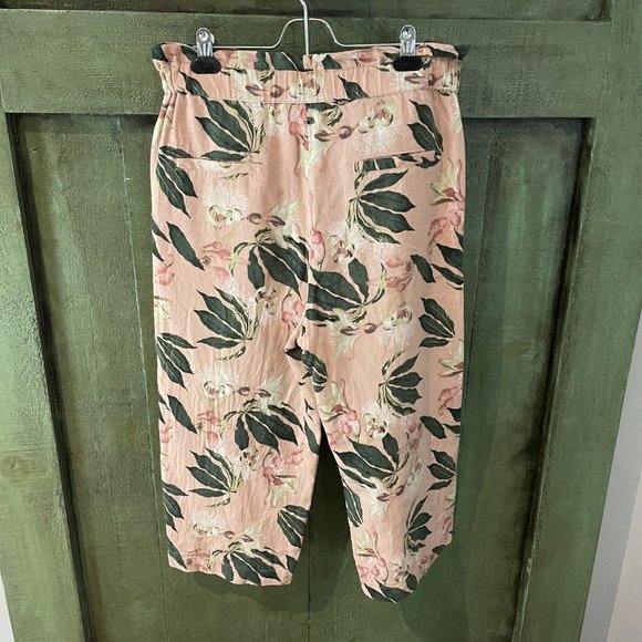 Linen Floral Capris-size S-M - Picture 2 of 4